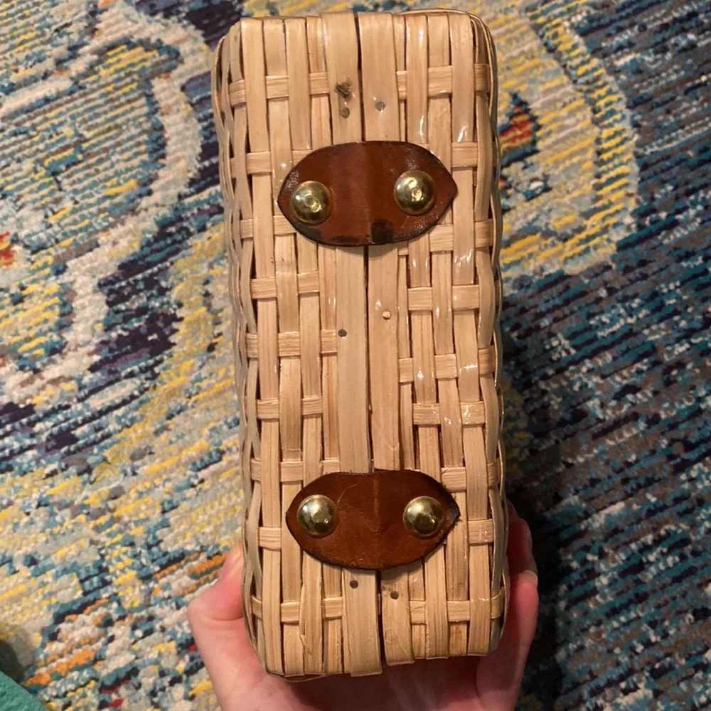 Vintage Natural Wicker Woven Handbag with Brown Leather Accents - Picture 7 of 8